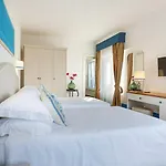 Hotel Riva Di Palo